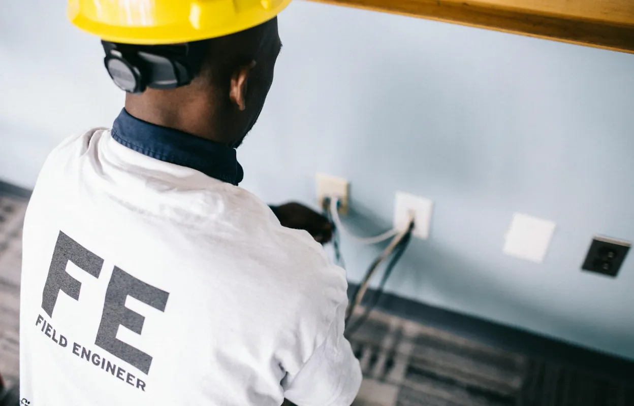 Outdoor LPG cylinders with regulators