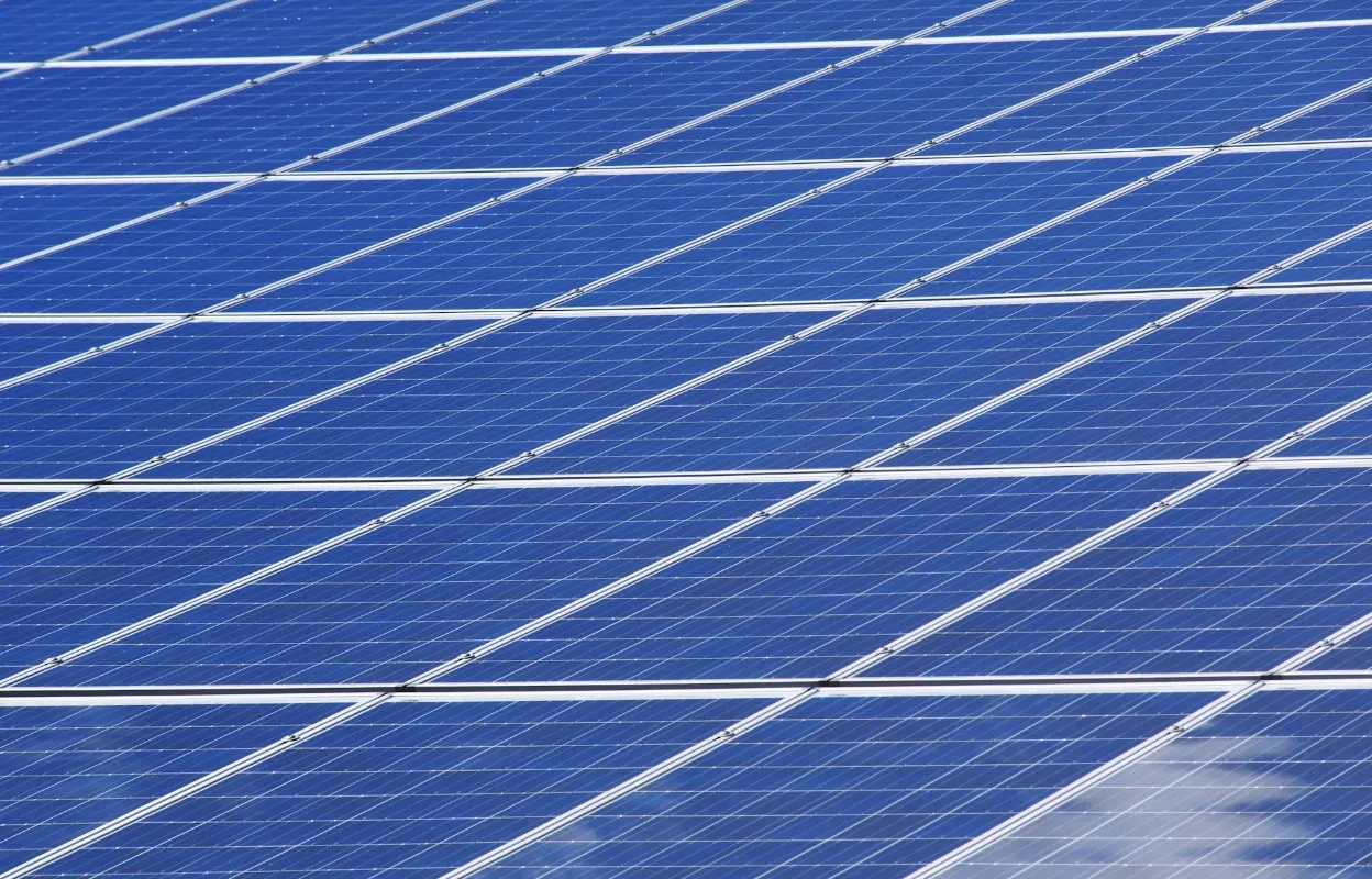 Monocrystalline solar panel